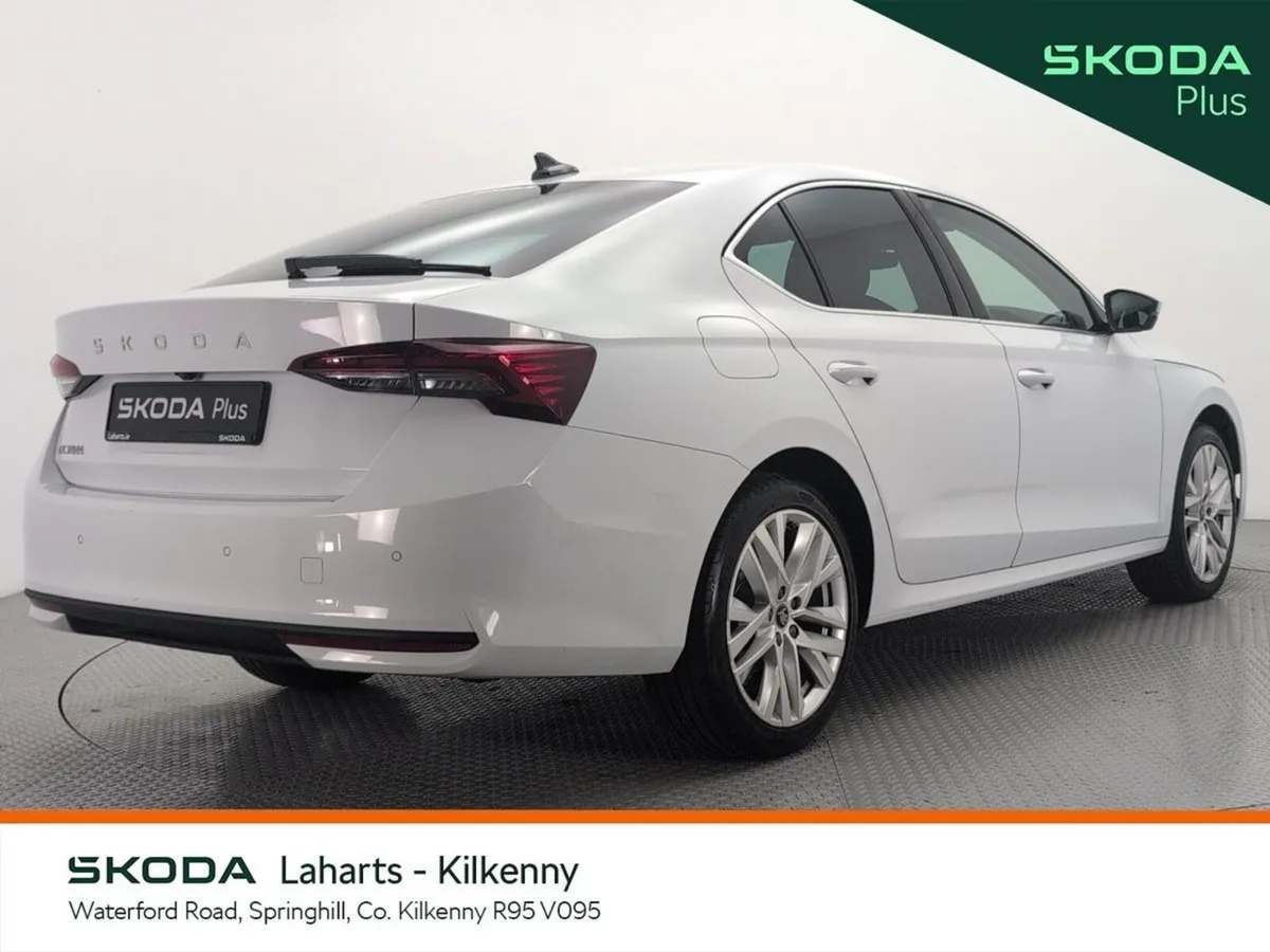 Skoda Octavia Saloon, Diesel, 2026, White