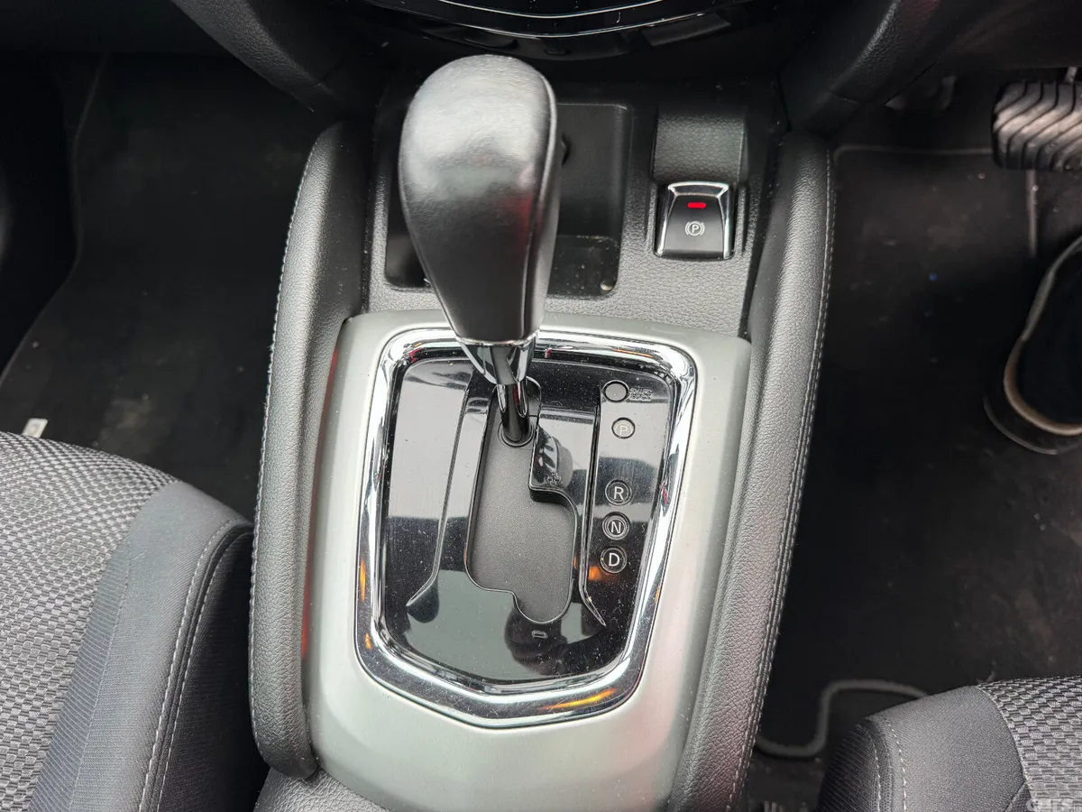 Nissan Qashqai Hatchback, Petrol, 2016, Black