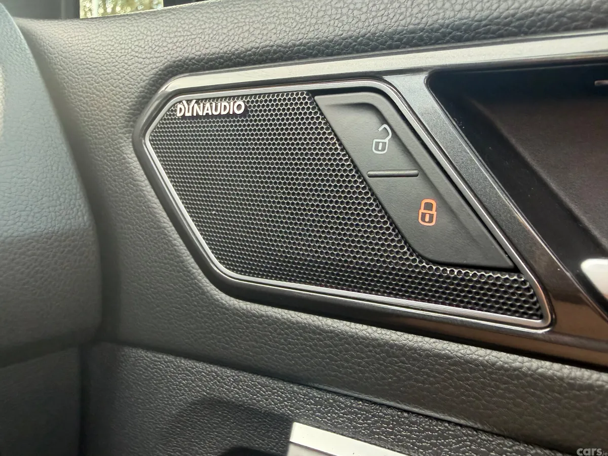 Volkswagen Tiguan SUV, Petrol, 2017, Black