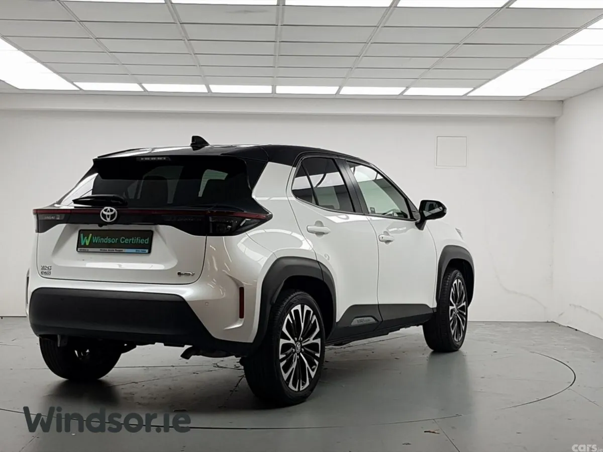 Toyota Yaris Cross SUV, Petrol Hybrid, 2024, White