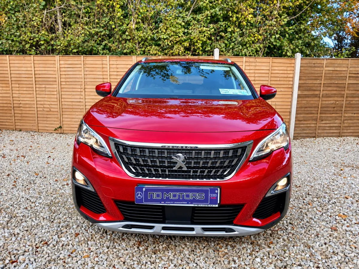 Peugeot 3008 MPV, Petrol, 2019, Red