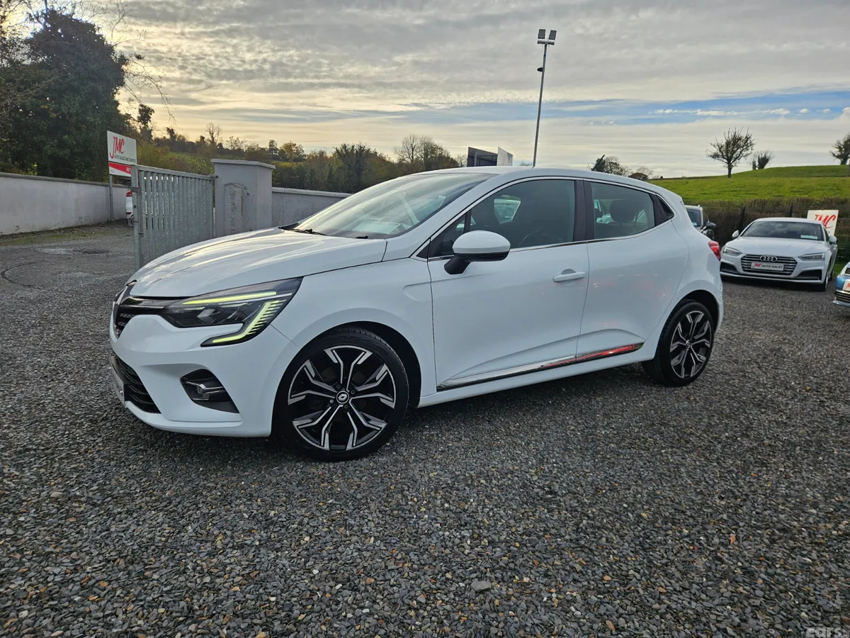 Renault Clio Hatchback, Petrol, 2022, White