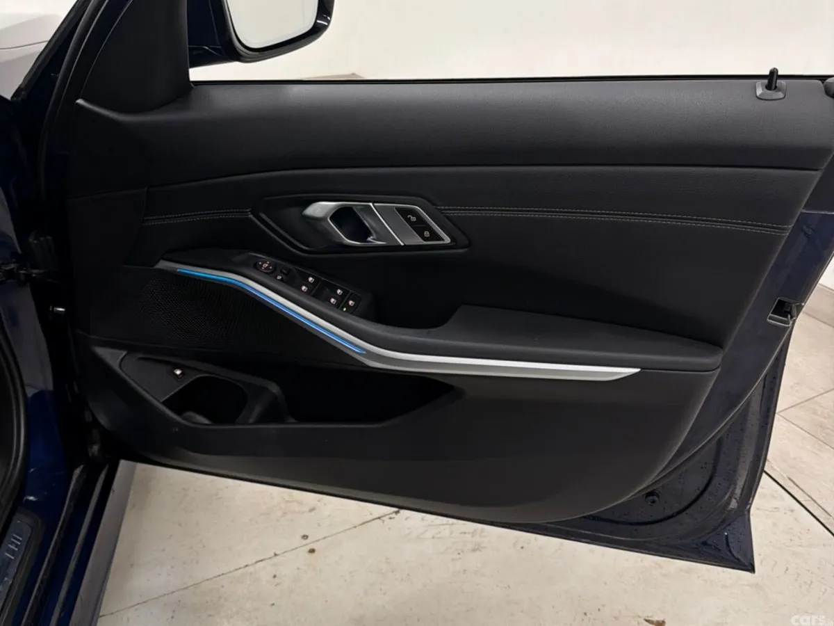 BMW 3-Series Saloon, Petrol Plug-in Hybrid, 2023, Blue