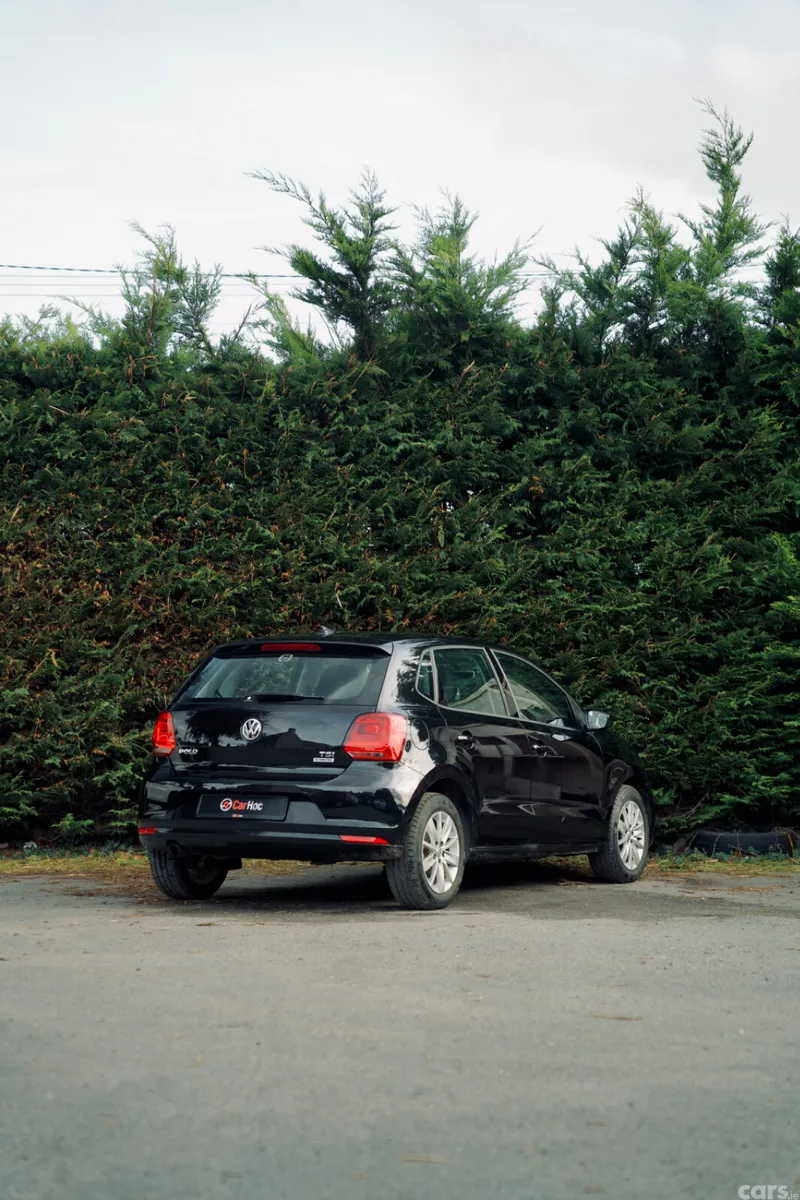 Volkswagen Polo Hatchback, Petrol, 2015, Black