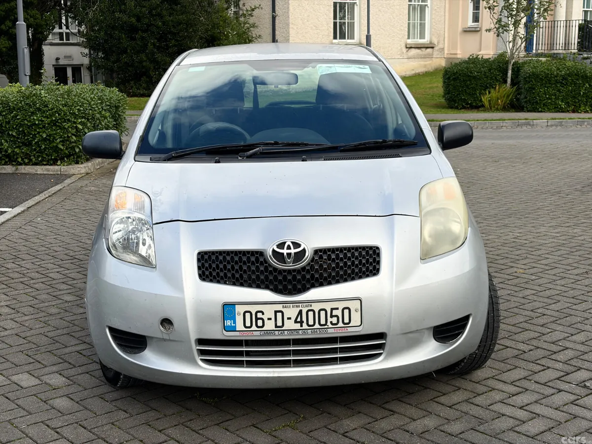 Toyota Yaris Hatchback, Petrol, 2006, Silver