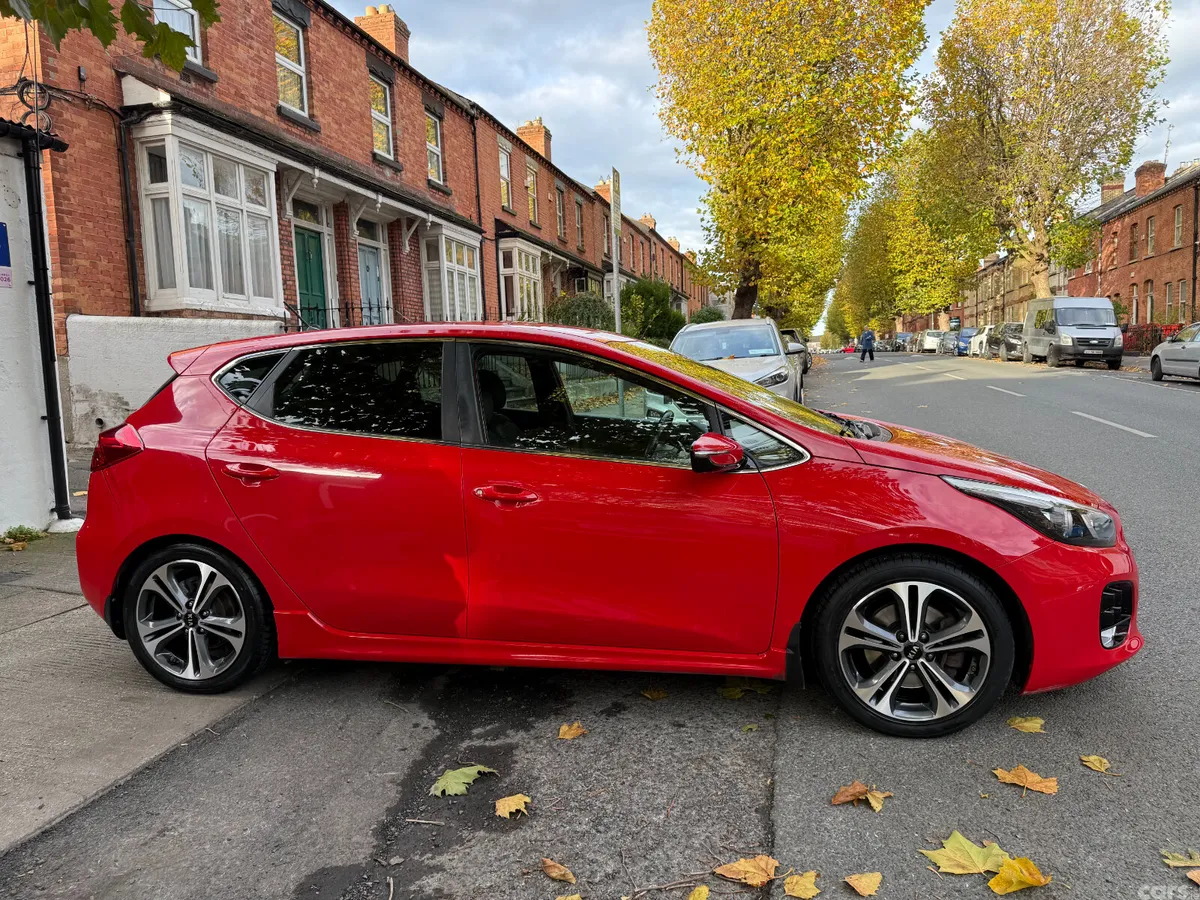Kia Ceed Hatchback, Petrol, 2017, Red