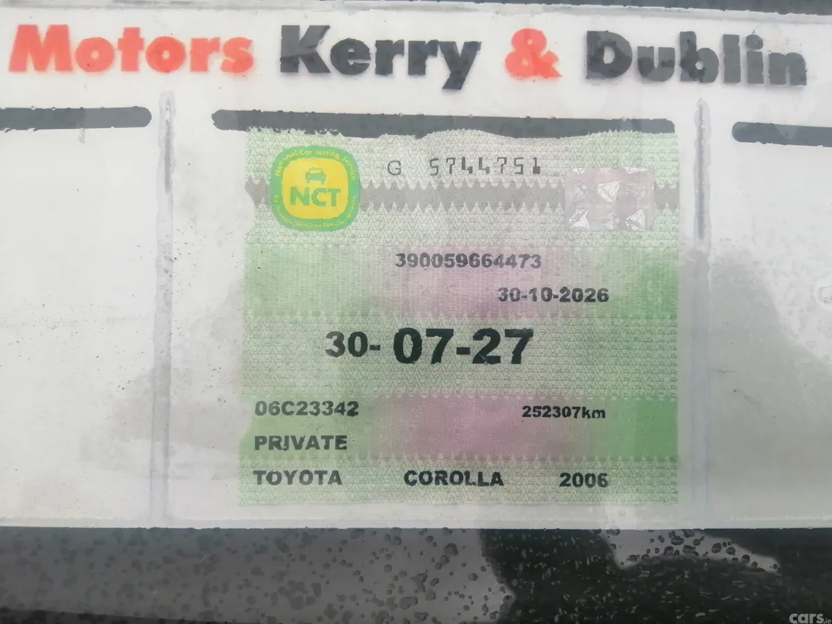 Toyota Corolla Saloon, Petrol, 2006, Red