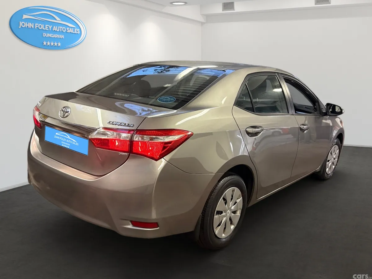 Toyota Corolla Saloon, Petrol, 2016, Beige
