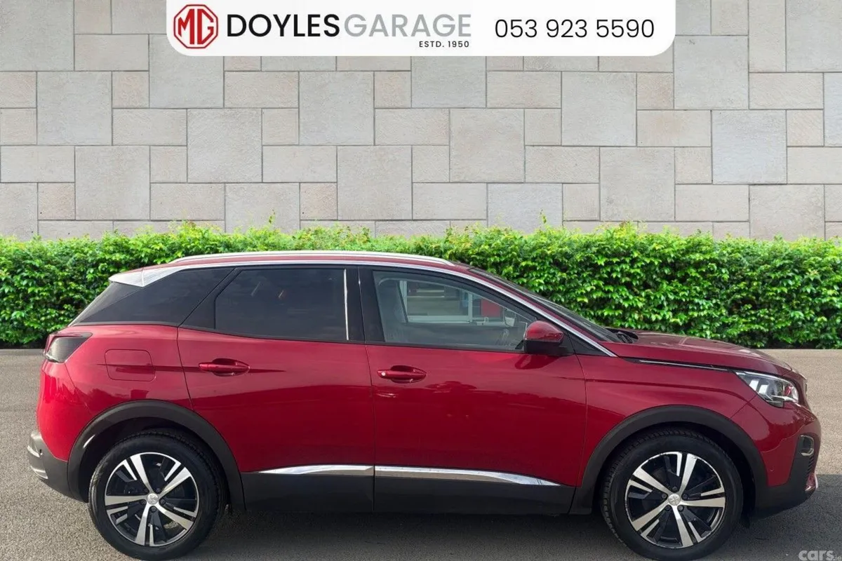 Peugeot 3008 MPV, Petrol, 2020, Red