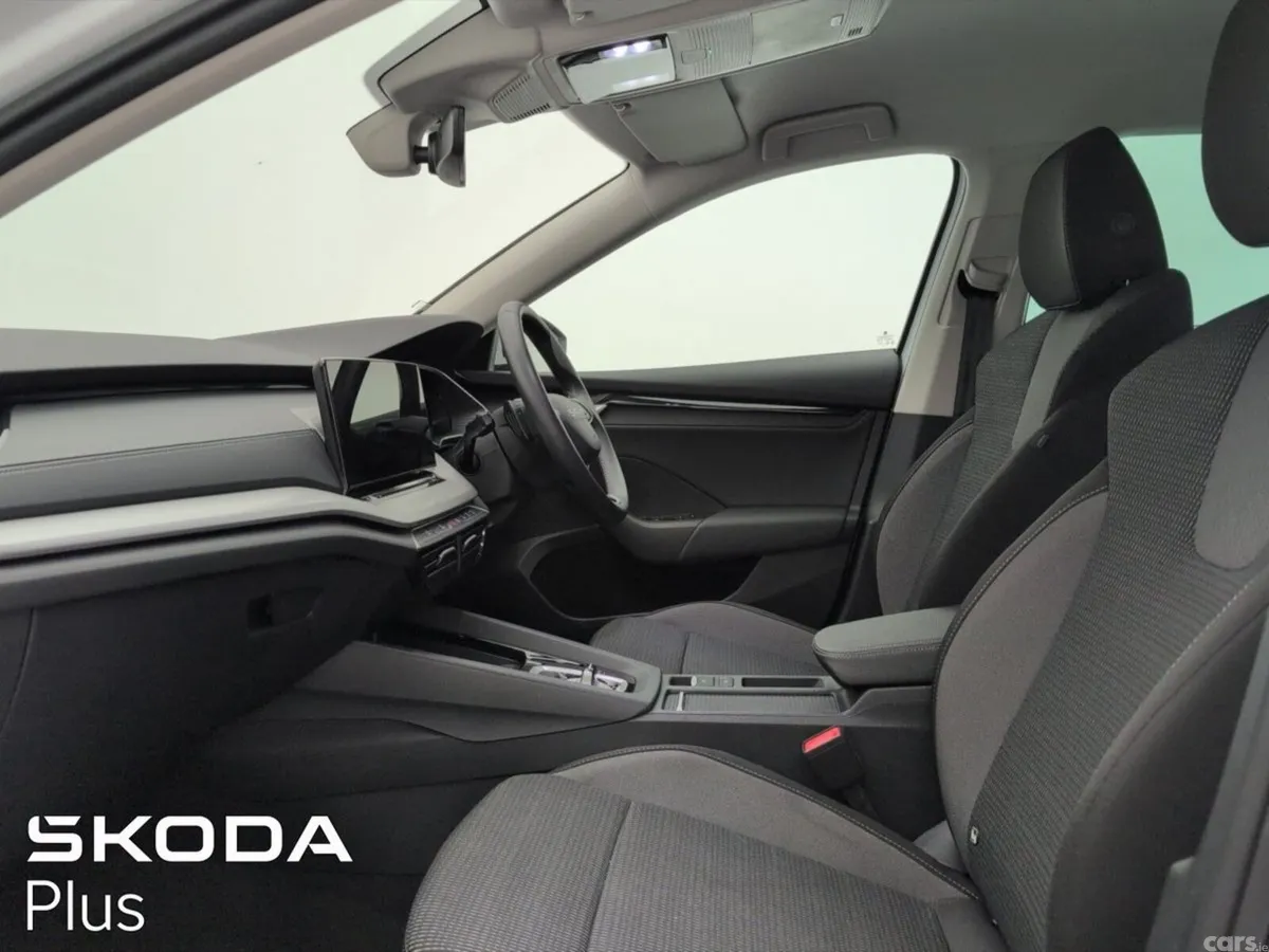 Skoda Octavia Saloon, Diesel, 2024, Silver
