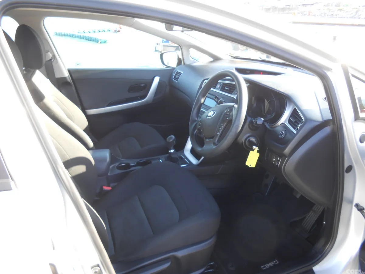 Kia Ceed Hatchback, Petrol, 2017, Grey