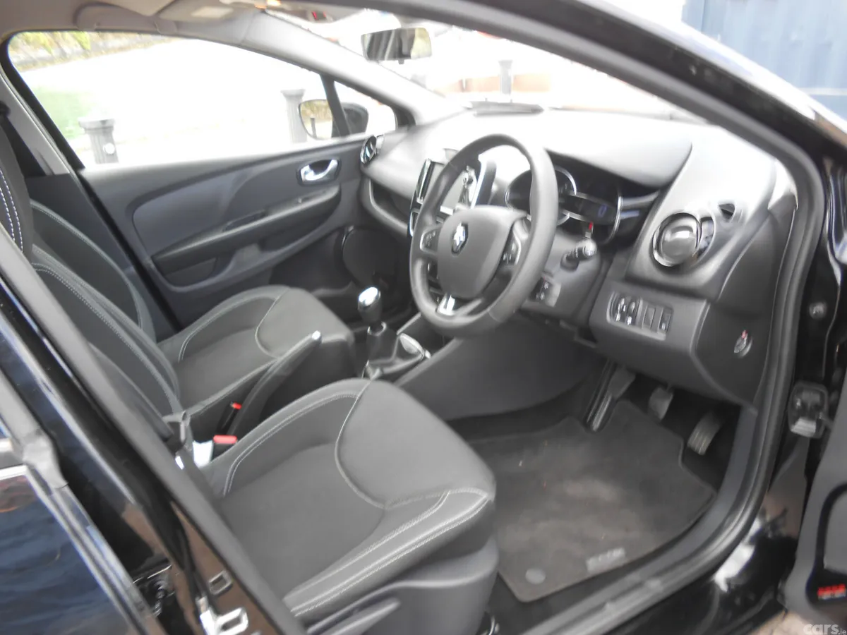 Renault Clio Hatchback, Petrol, 2019, Black