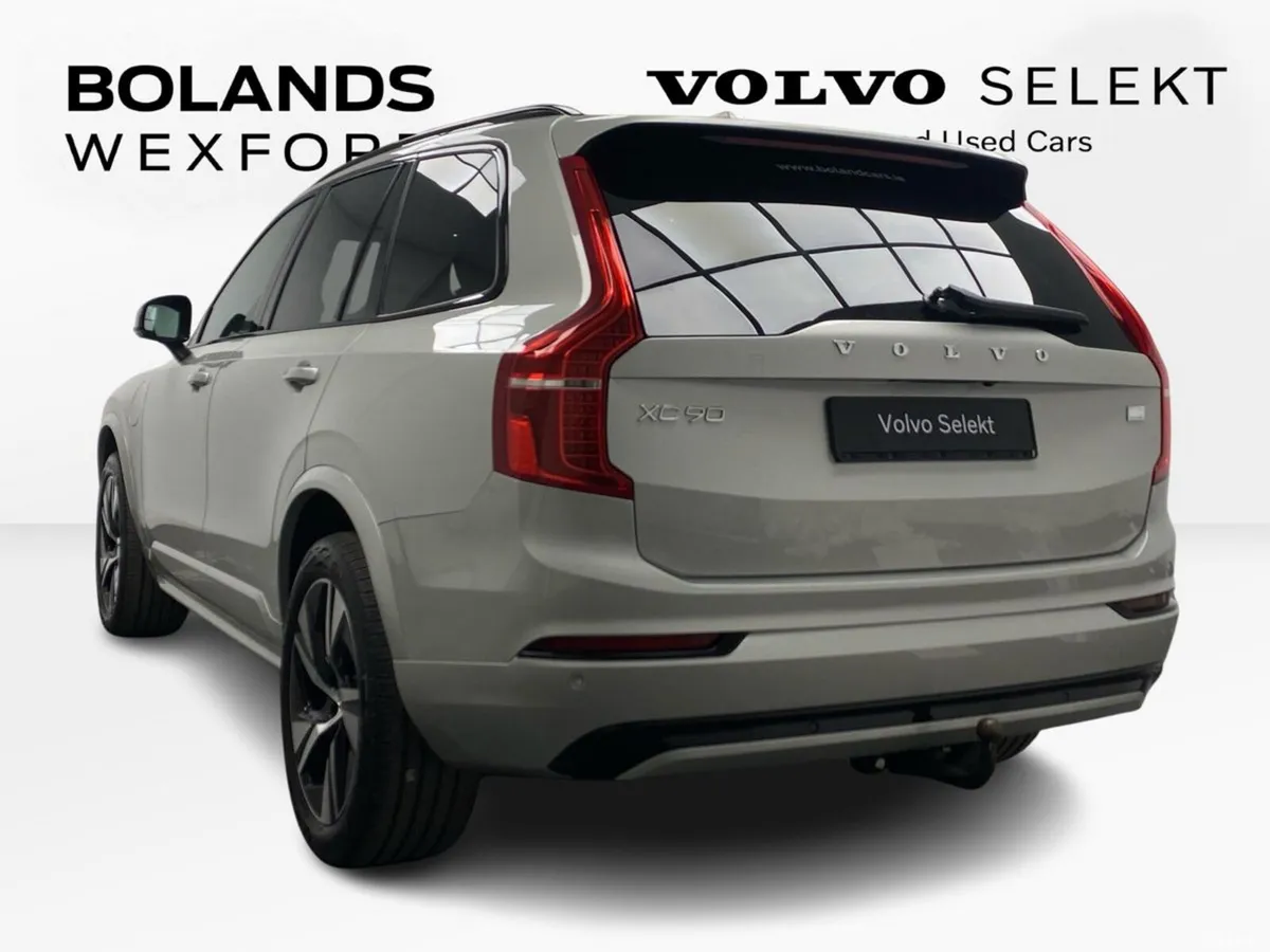 Volvo XC90 SUV, Petrol Plug-in Hybrid, 2022, Gold