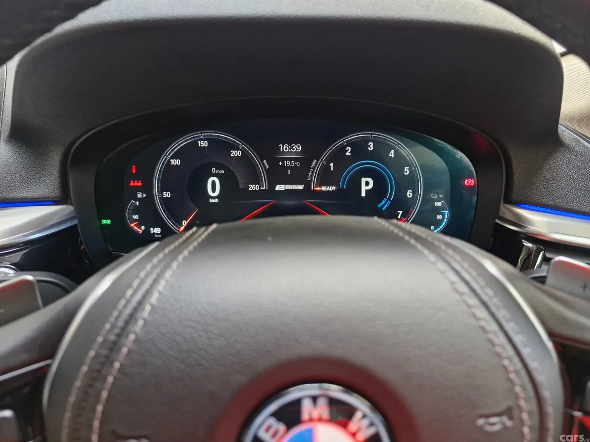 BMW 5-Series Saloon, Petrol Plug-in Hybrid, 2018, Blue