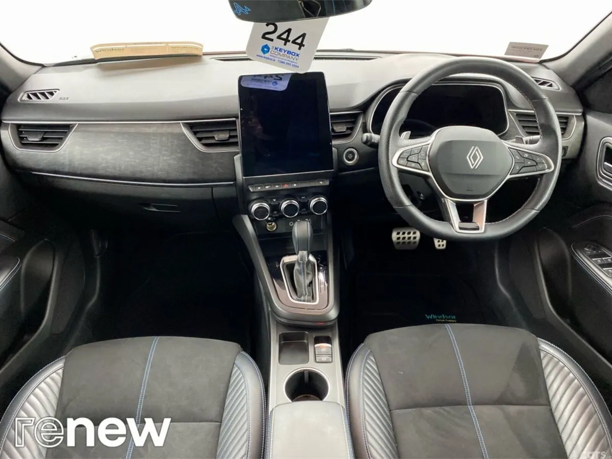 Renault Arkana Hatchback, Petrol, 2025, Red