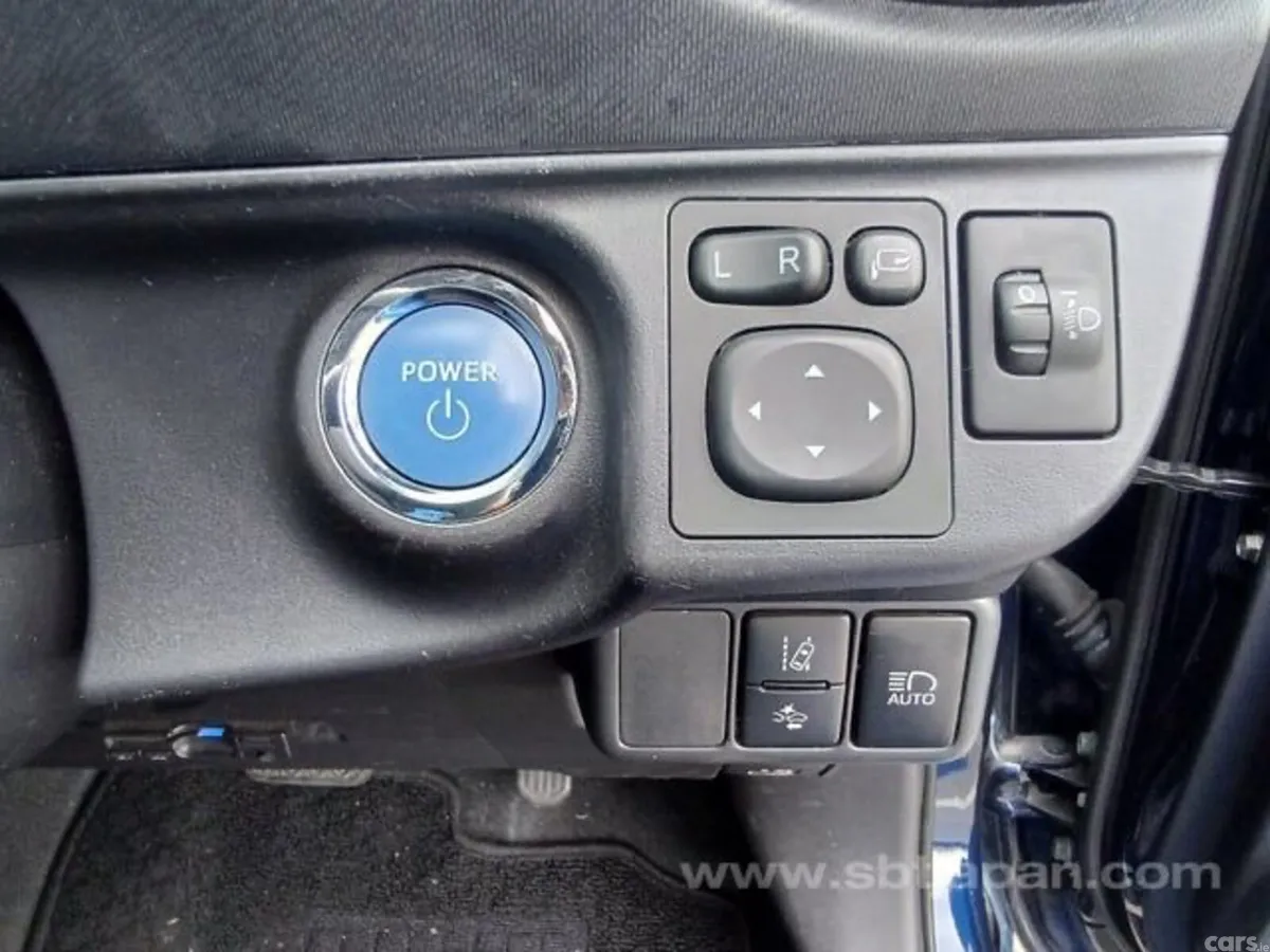 Toyota Aqua Hatchback, Petrol Hybrid, 2017, Blue