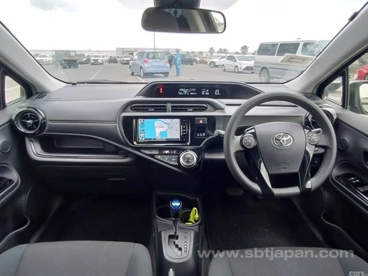 Toyota Aqua Hatchback, Petrol Hybrid, 2017, Blue