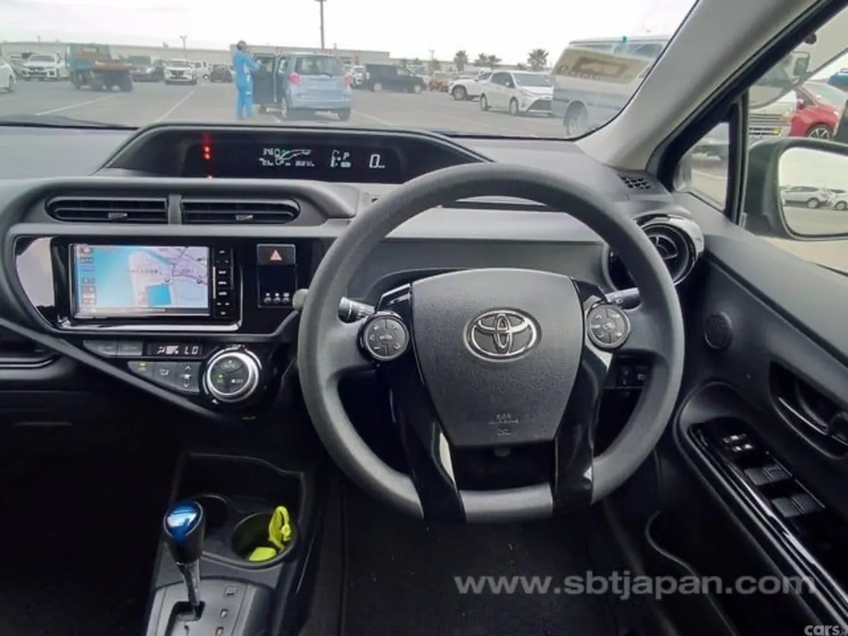 Toyota Aqua Hatchback, Petrol Hybrid, 2017, Blue