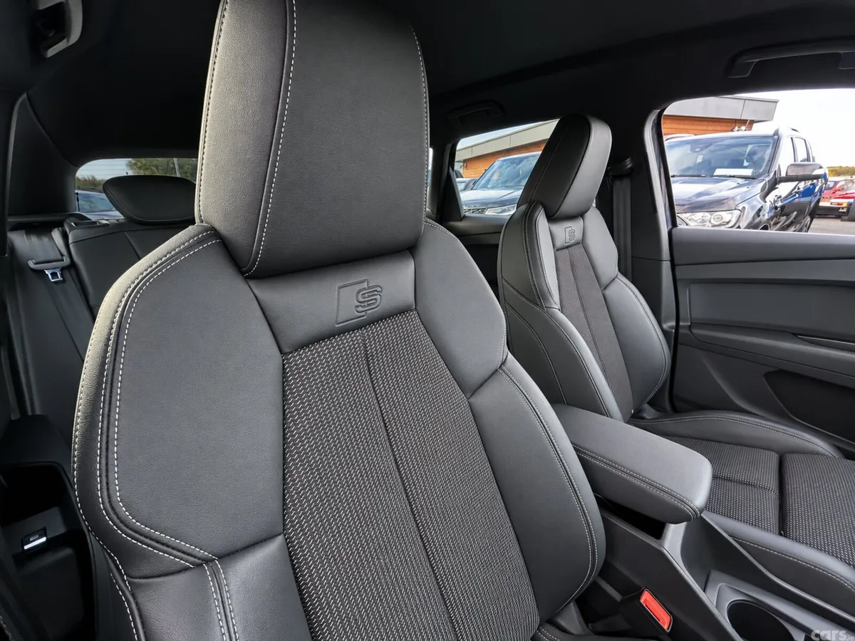 Audi e-tron SUV, Electric, 2023, Blue