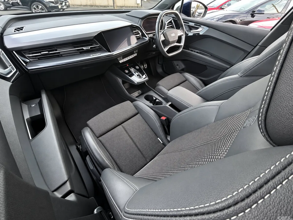 Audi e-tron SUV, Electric, 2023, Blue