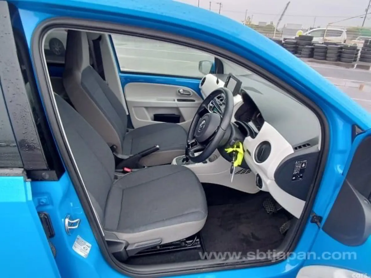 Volkswagen up! Hatchback, Petrol, 2015, Blue