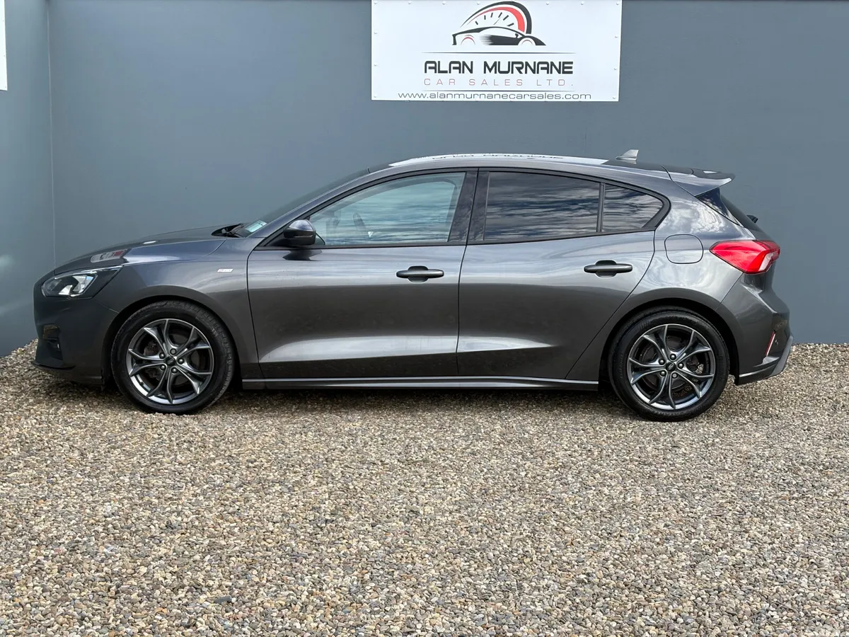 Ford Focus Hatchback, Diesel, 2020, Grey
