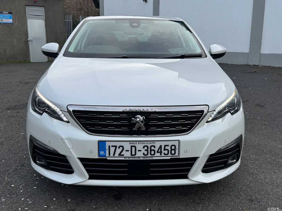 Peugeot 308 Hatchback, Petrol, 2017, White