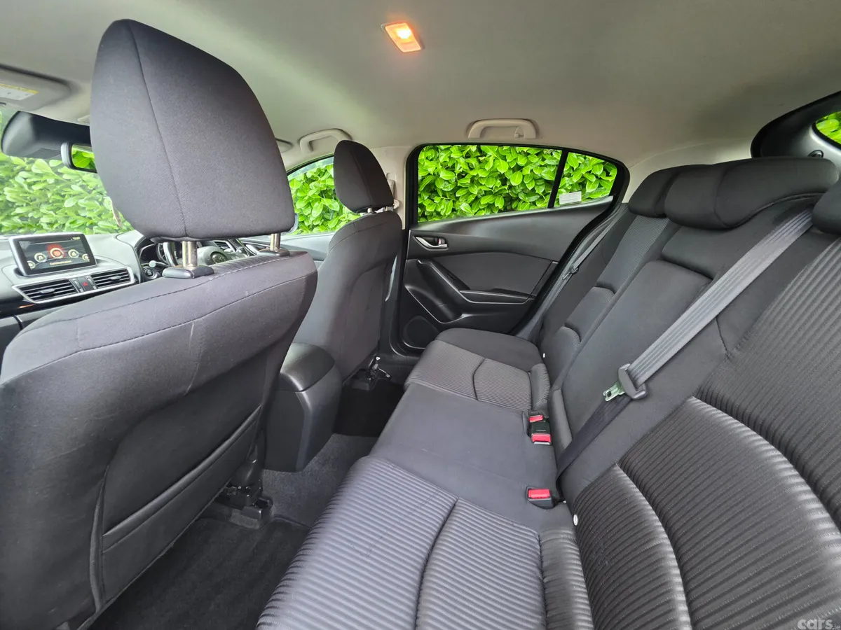 Mazda Mazda3 Hatchback, Diesel, 2016, Black