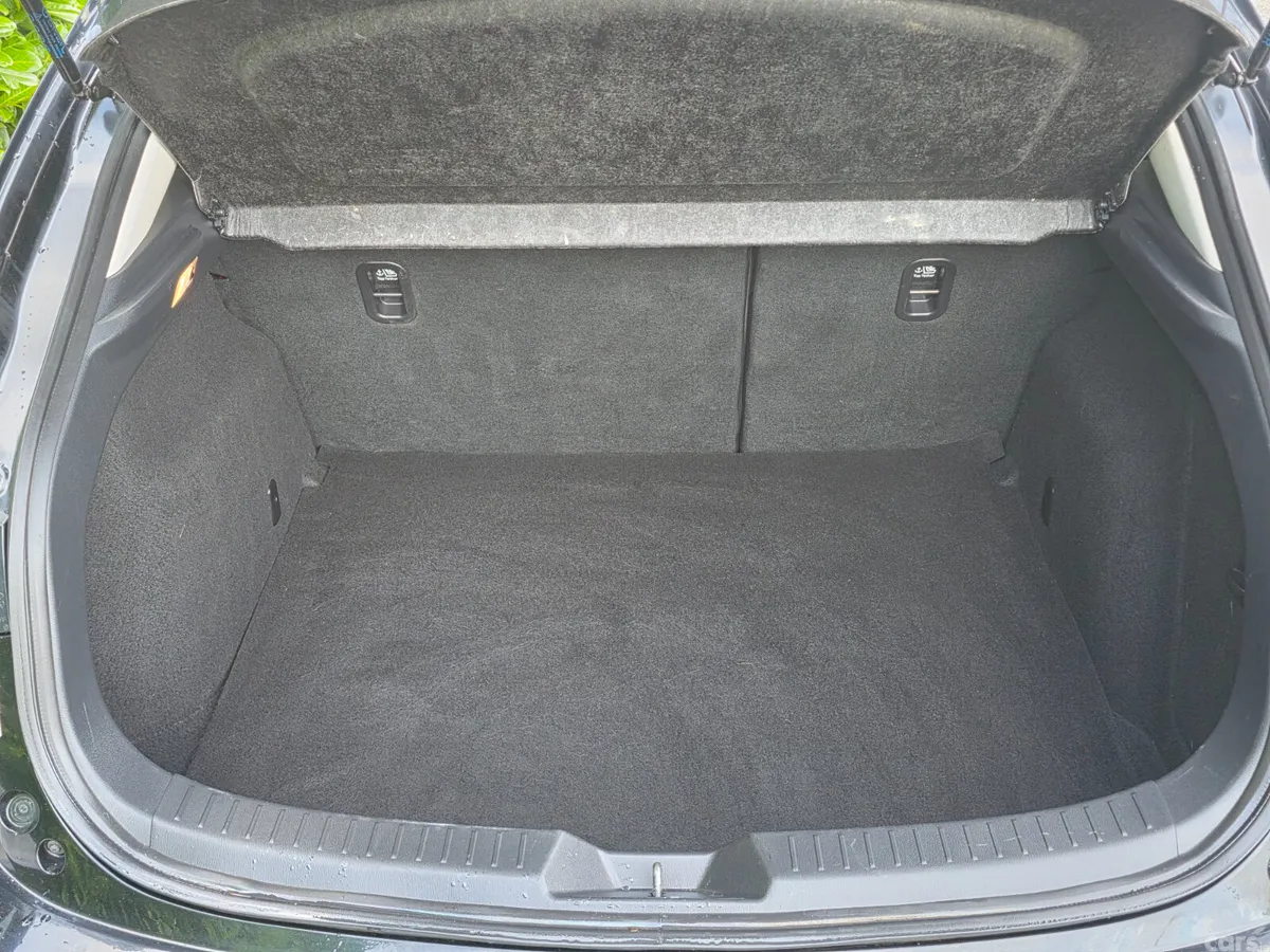 Mazda Mazda3 Hatchback, Diesel, 2016, Black