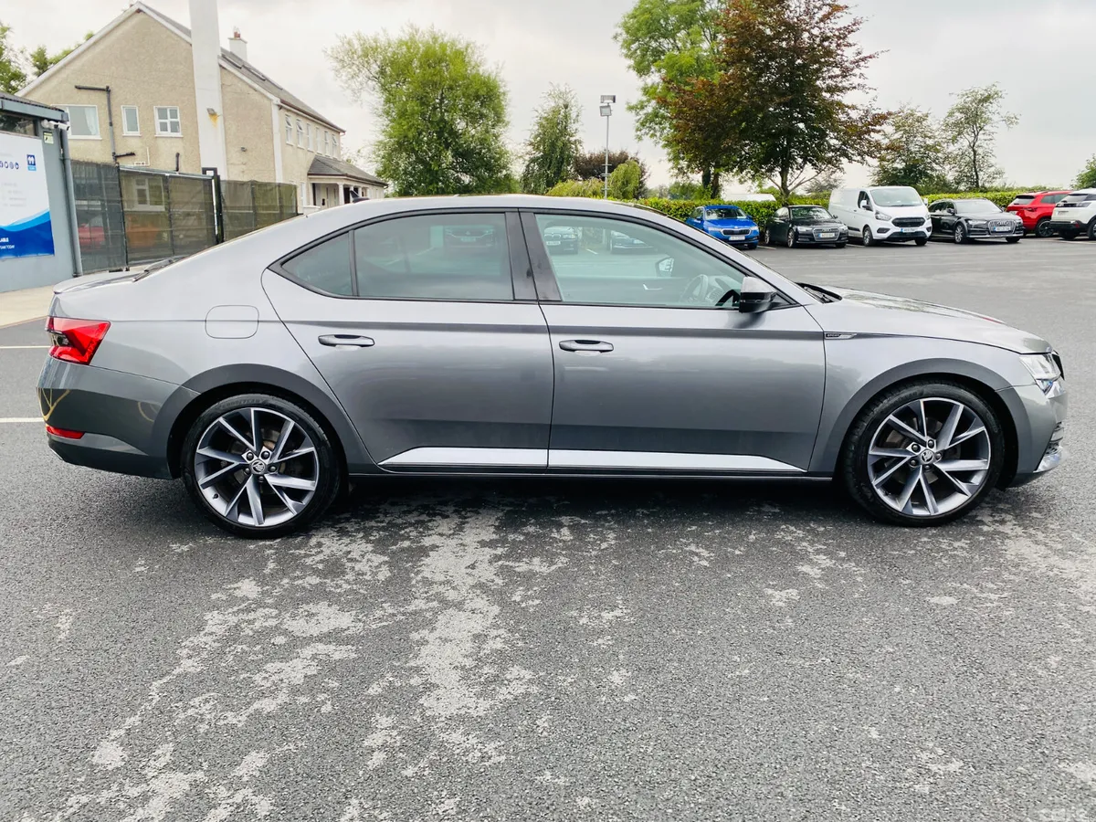 Skoda Superb Saloon, Diesel, 2022, Grey