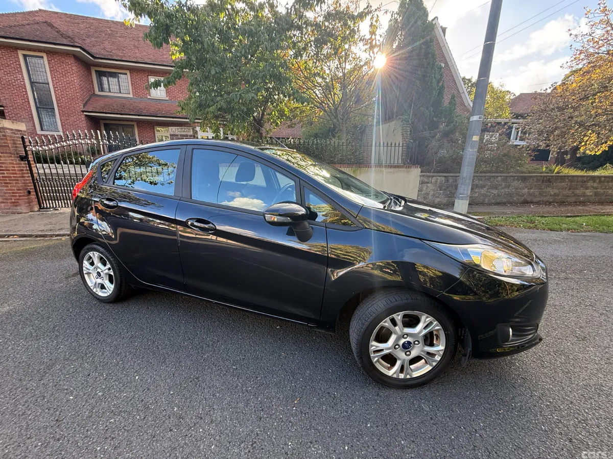 Ford Fiesta Hatchback, Petrol, 2015, Black