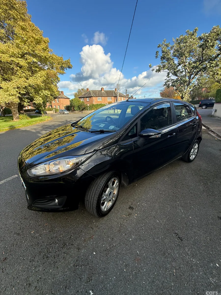 Ford Fiesta Hatchback, Petrol, 2015, Black