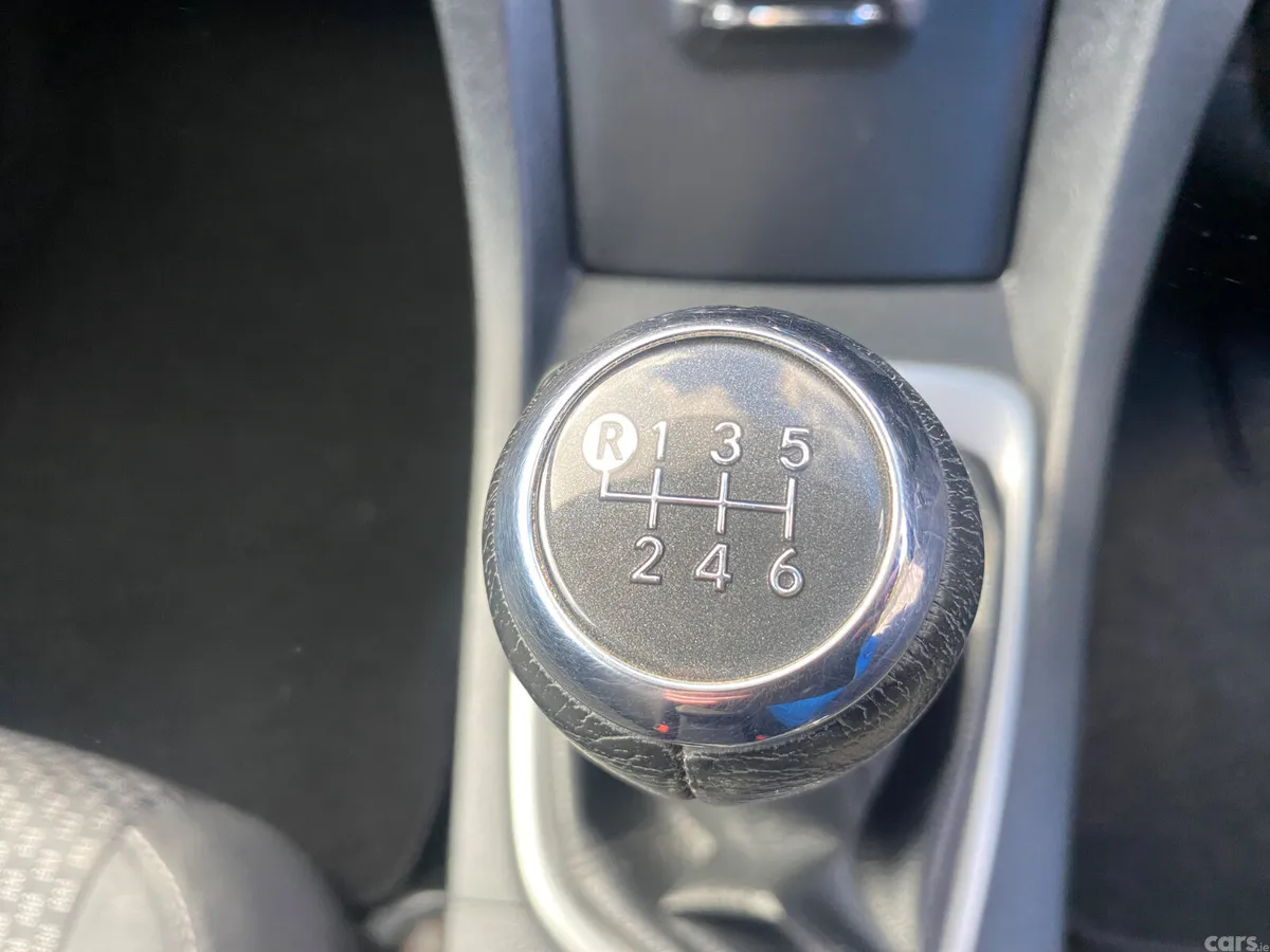 Toyota Corolla Saloon, Diesel, 2016, Beige