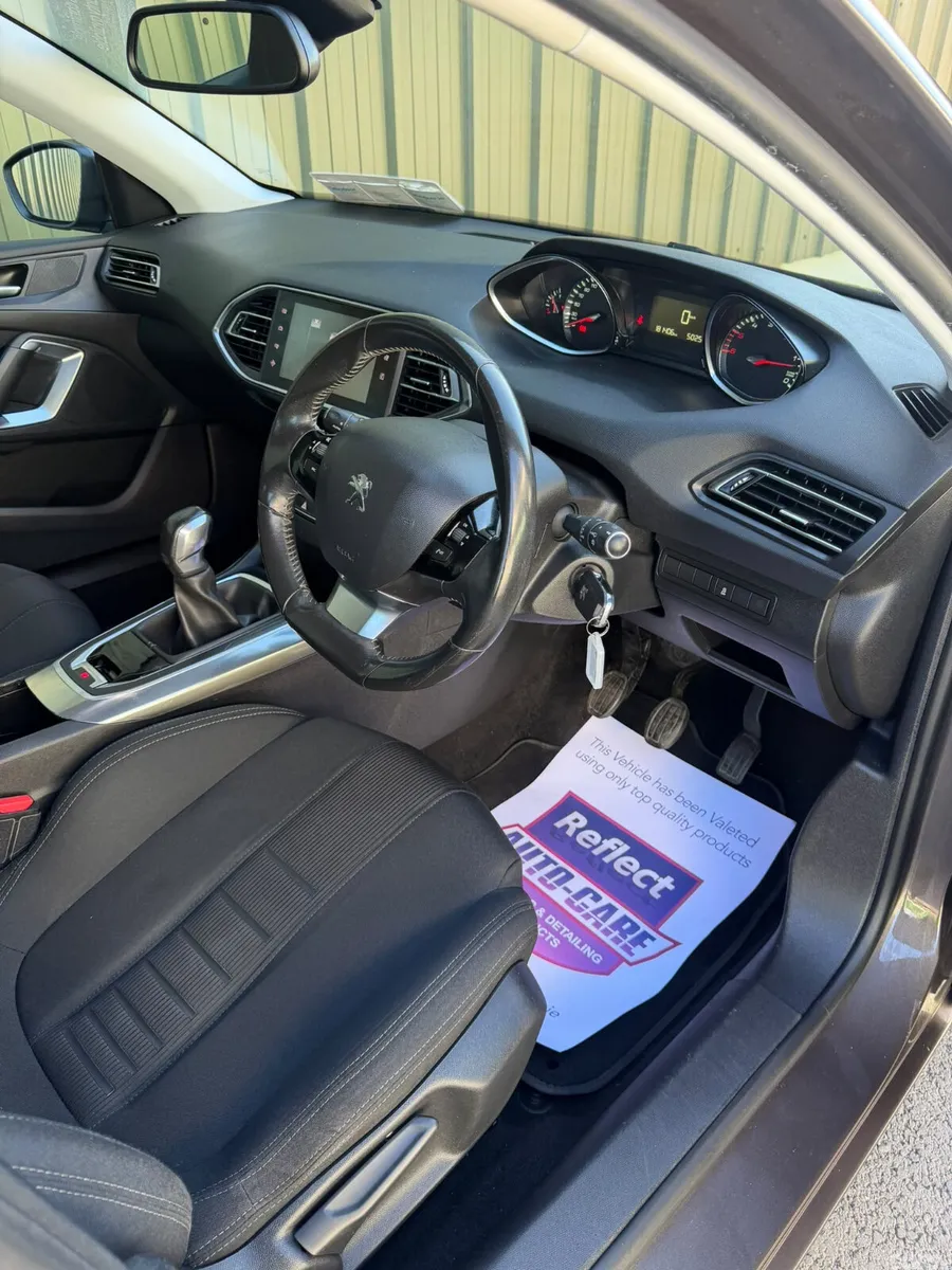 Peugeot 308 Hatchback, Diesel, 2014, Grey