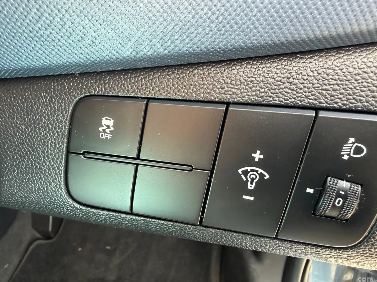 Hyundai i10 Hatchback, Petrol, 2019, Blue