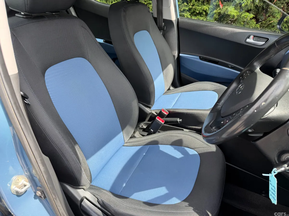 Hyundai i10 Hatchback, Petrol, 2019, Blue