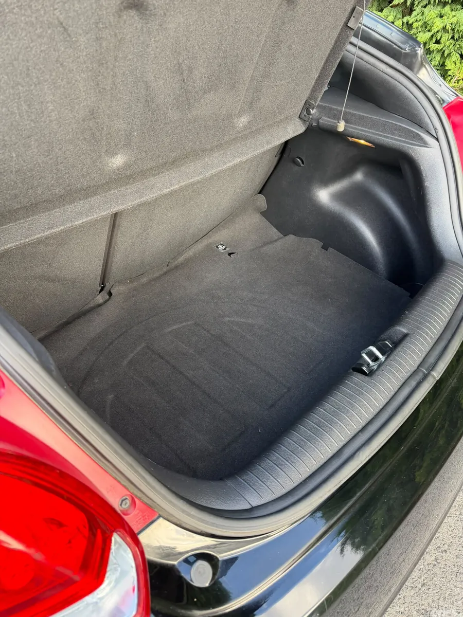 Hyundai Veloster Hatchback, Petrol, 2014, Black