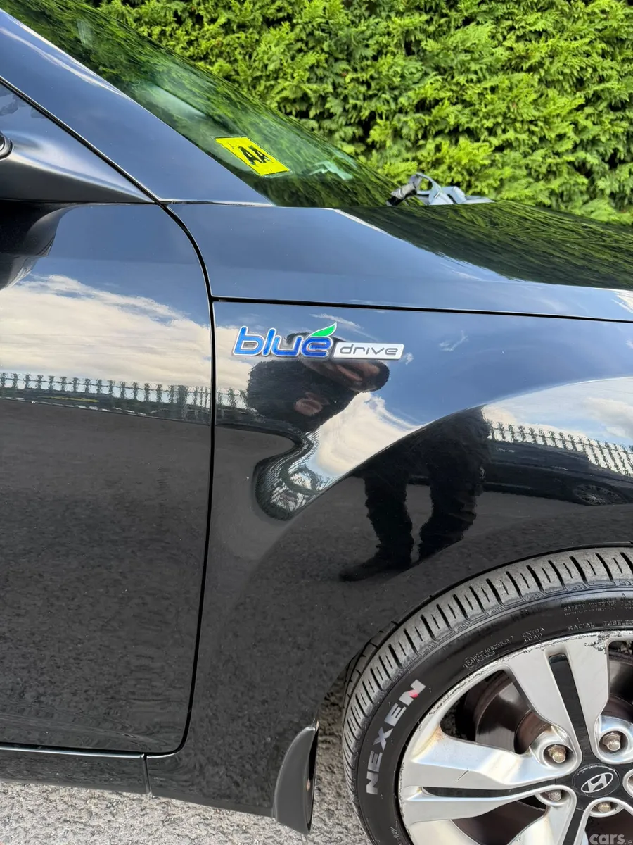 Hyundai Veloster Hatchback, Petrol, 2014, Black