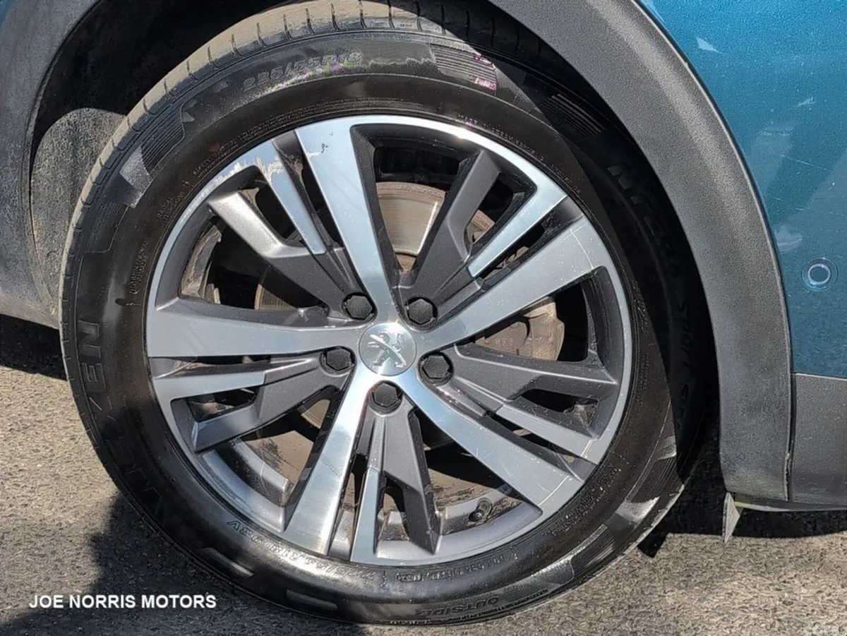Peugeot 5008 MPV, Diesel, 2023, Blue