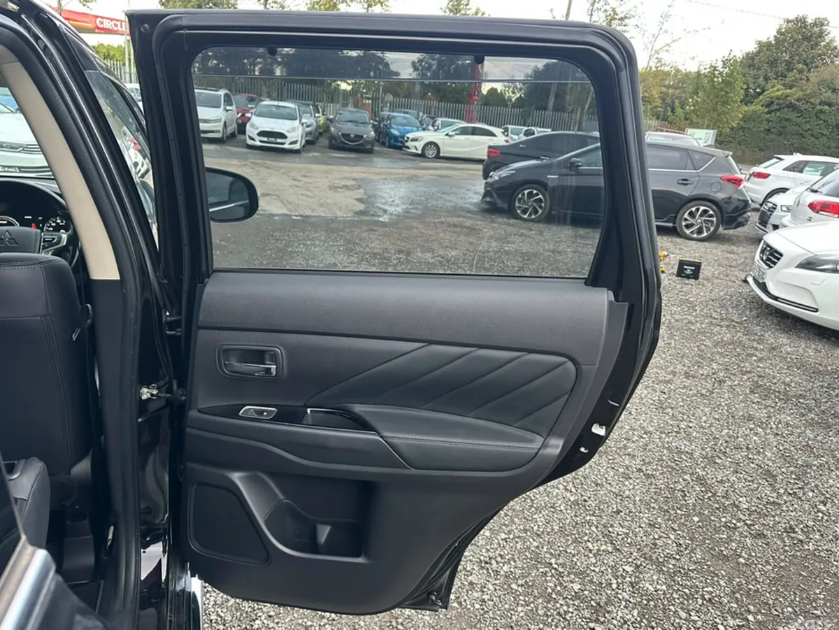 Mitsubishi Outlander SUV, Petrol, 2015, Black