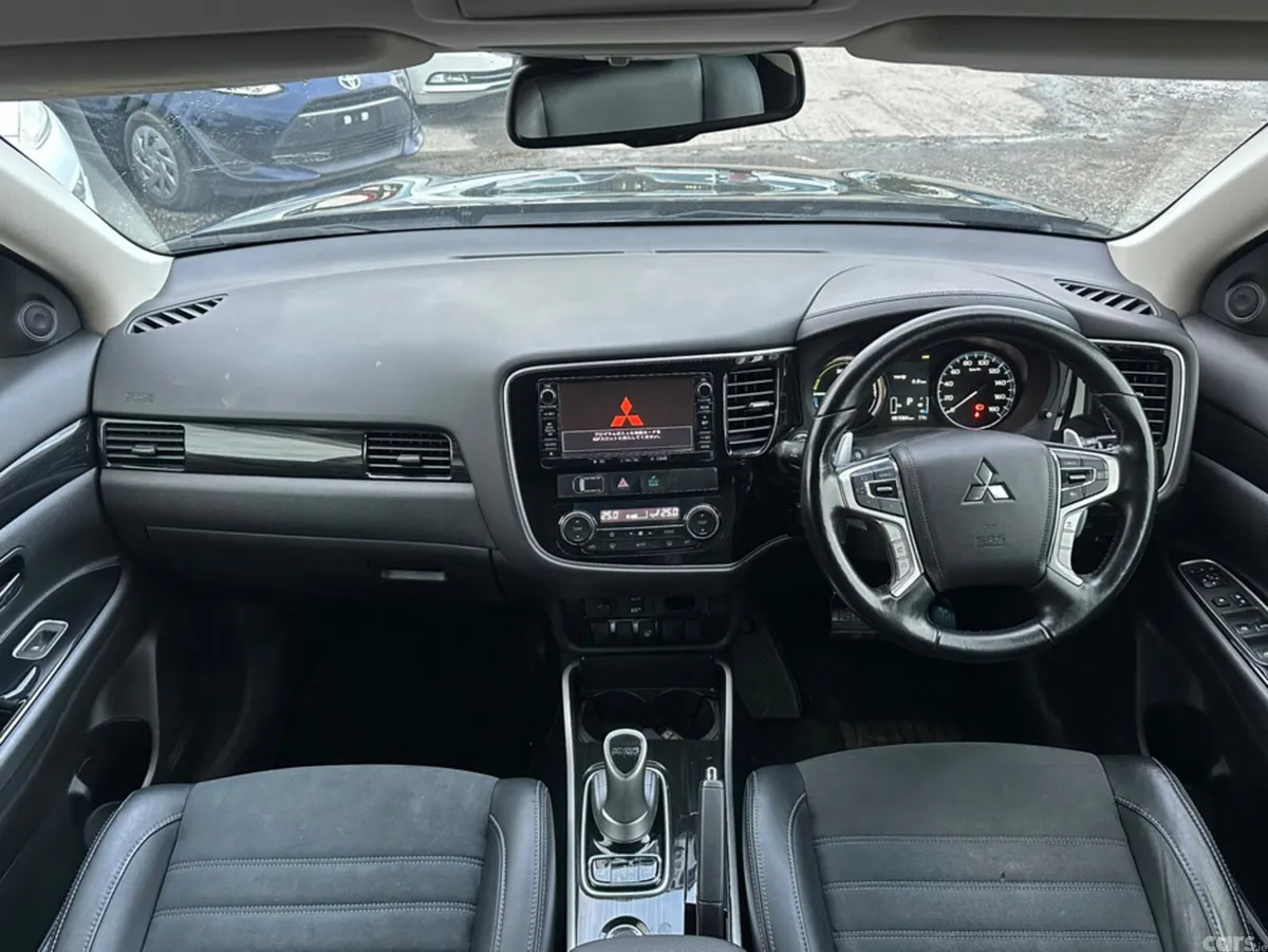 Mitsubishi Outlander SUV, Petrol, 2015, Black