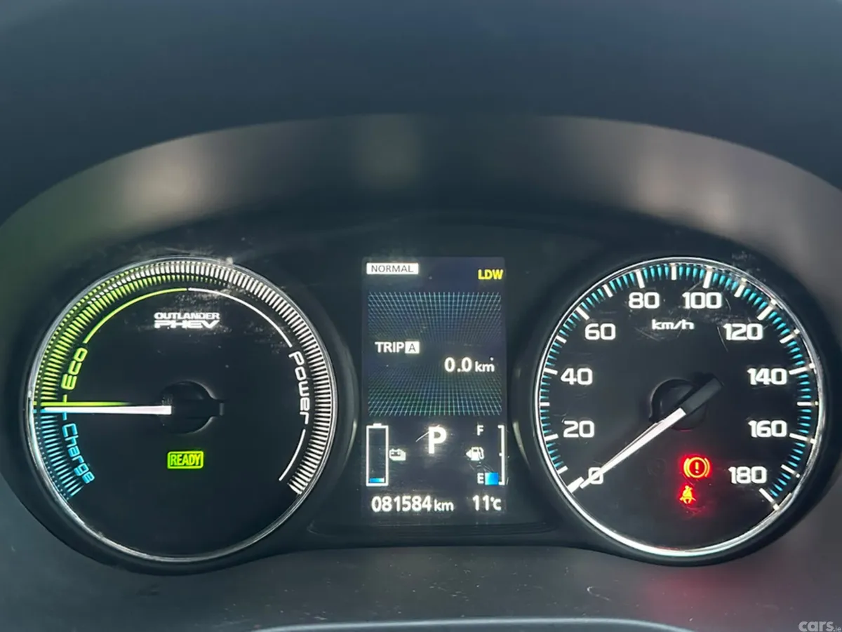 Mitsubishi Outlander SUV, Petrol, 2015, Black
