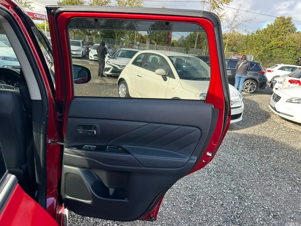 Mitsubishi Outlander SUV, Petrol Plug-in Hybrid, 2015, Red