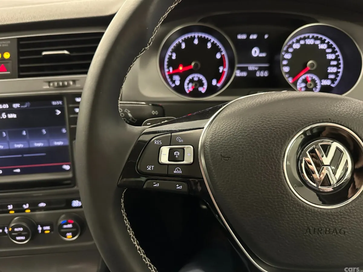 Volkswagen Golf Hatchback, Petrol, 2016, Silver