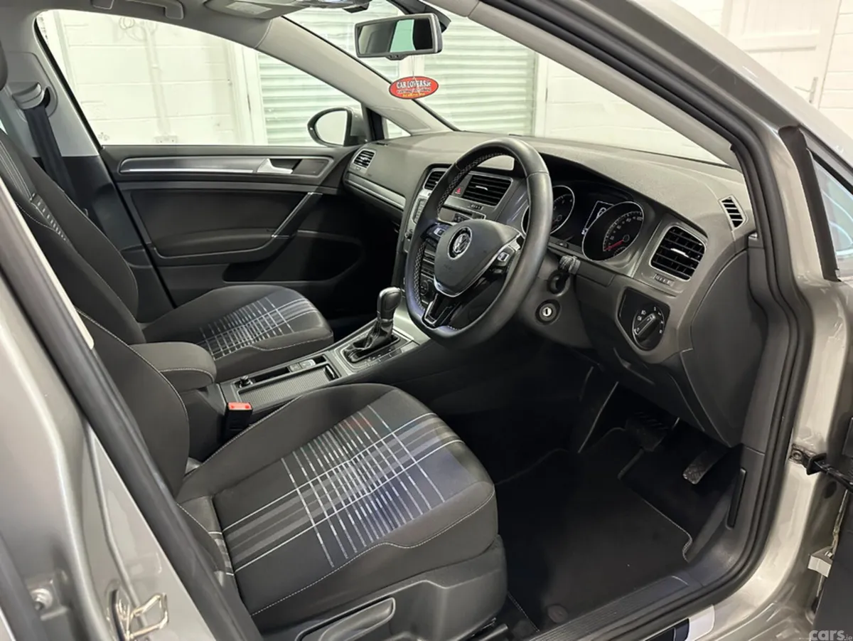 Volkswagen Golf Hatchback, Petrol, 2016, Silver