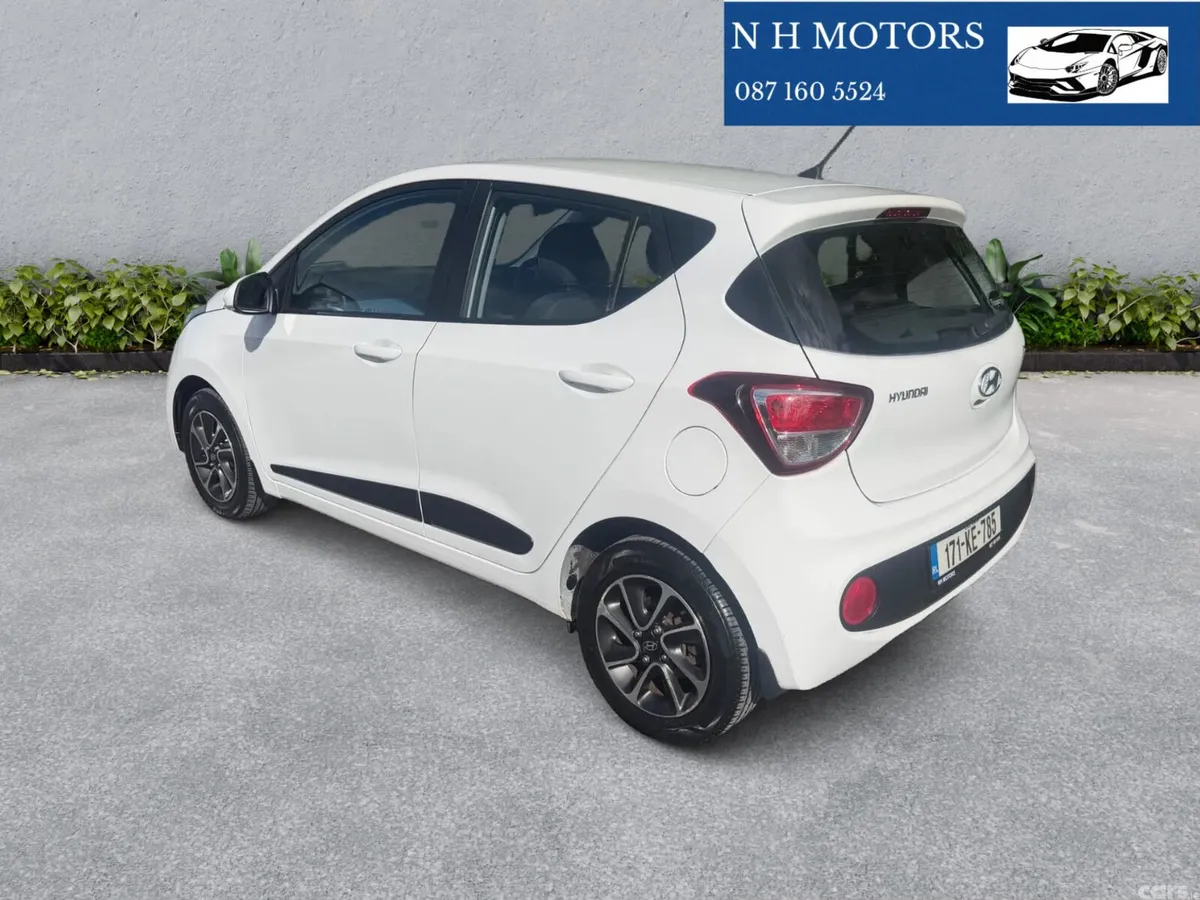 Hyundai i10 Hatchback, Petrol, 2017, White