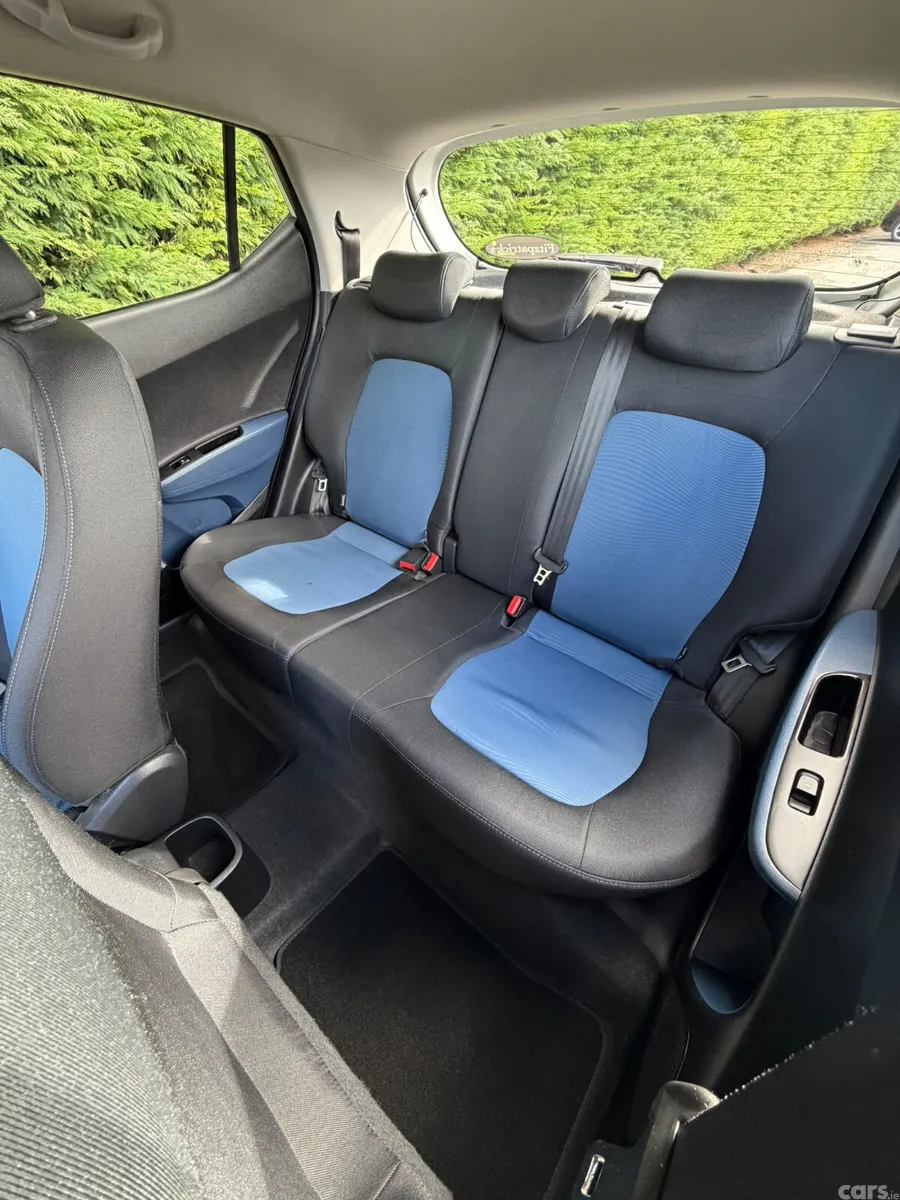 Hyundai i10 Hatchback, Petrol, 2017, White