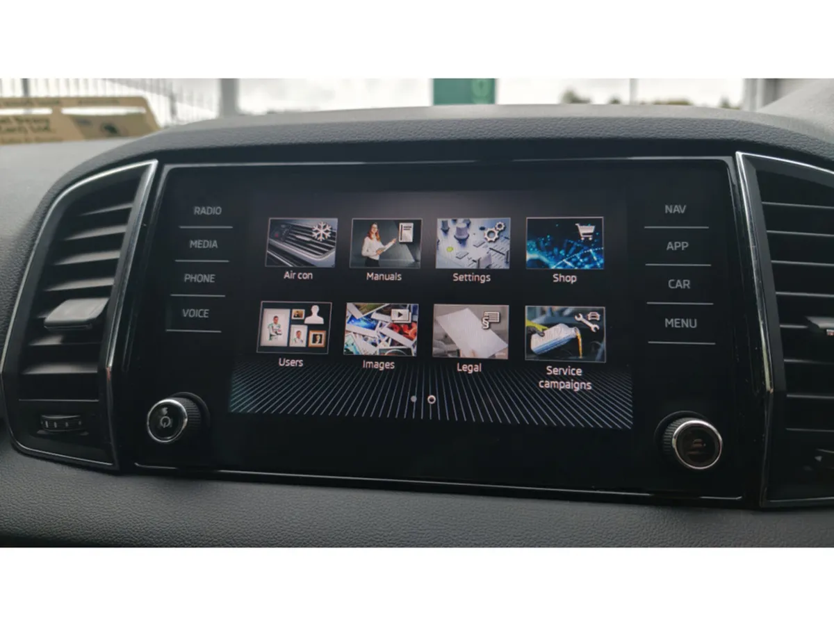 Skoda Karoq SUV, Petrol, 2022, Grey