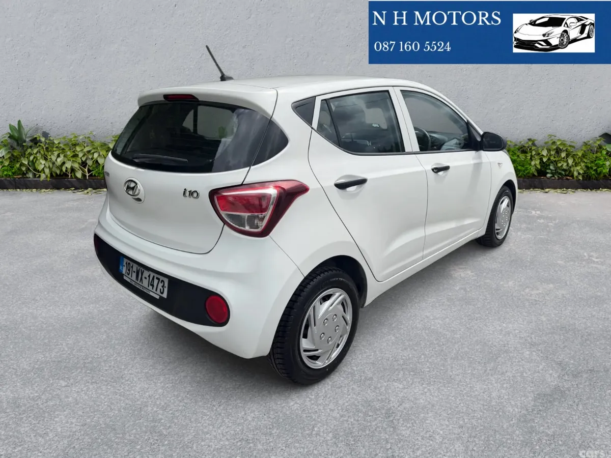 Hyundai i10 Hatchback, Petrol, 2019, White