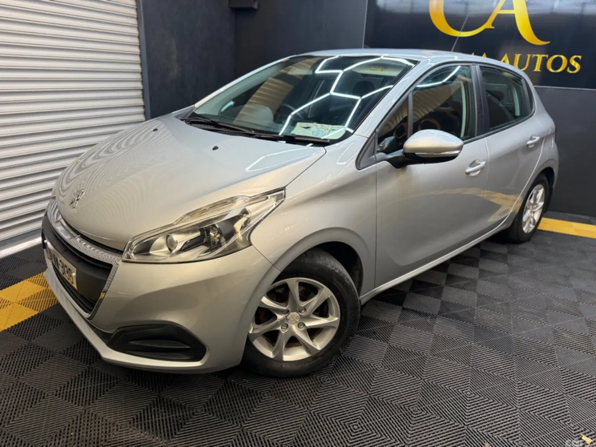 Peugeot 208 Hatchback, Petrol, 2016, Silver